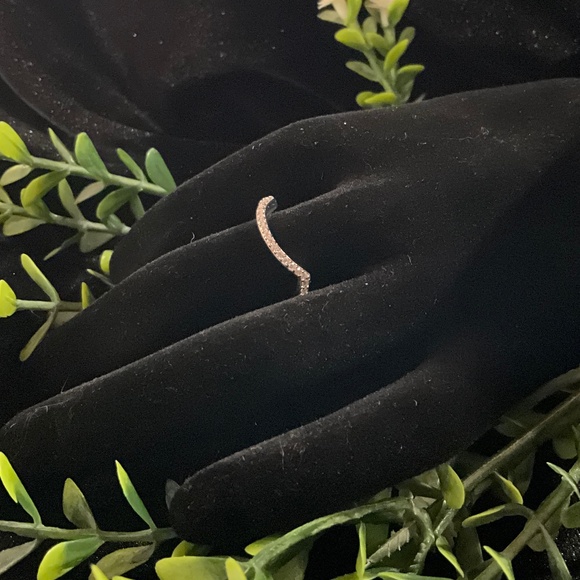 Unique Dainty Pave Stackable Moissanite 925 Silver Ring Sz 7 - Picture 2 of 5